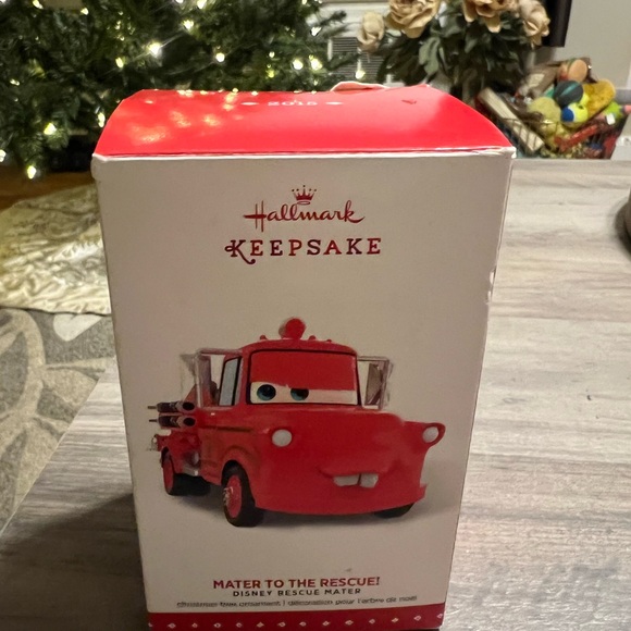 Disney Mater to the rescue Red Fire Truck ornament - Picture 5 of 8